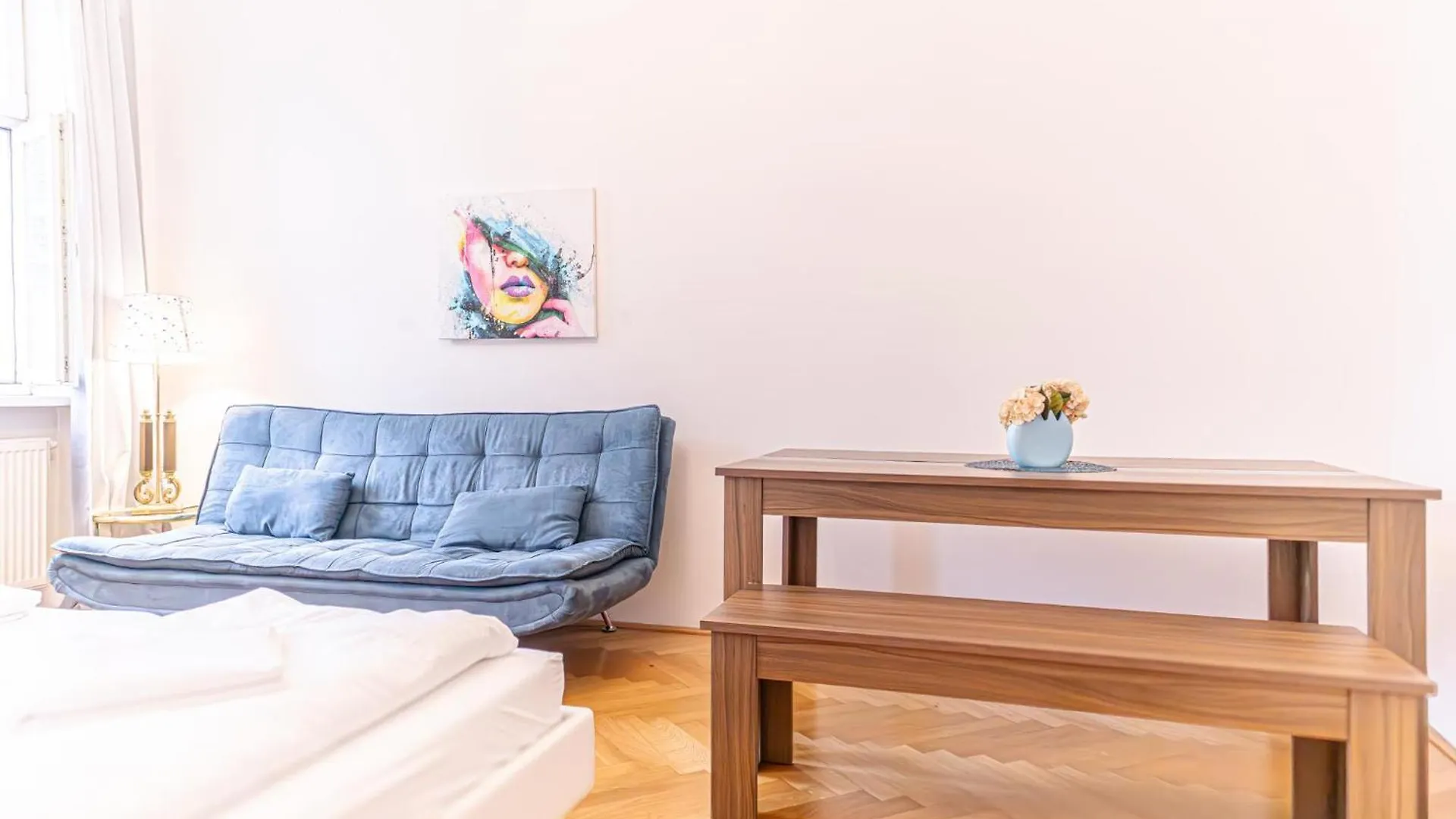 Amazing 2Br City Stay, Wiener Stadthalle Apartament Viena