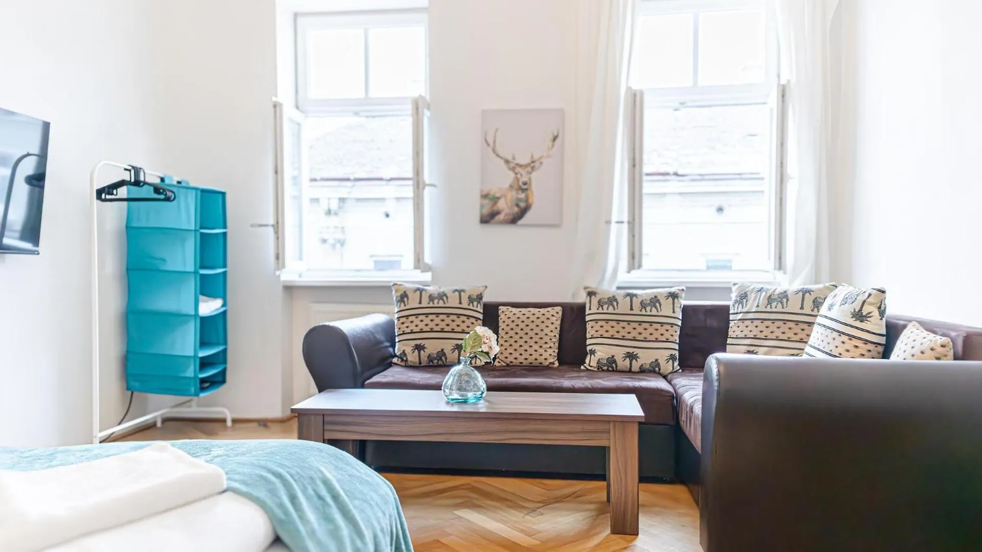 Amazing 2Br City Stay, Wiener Stadthalle Apartament Viena